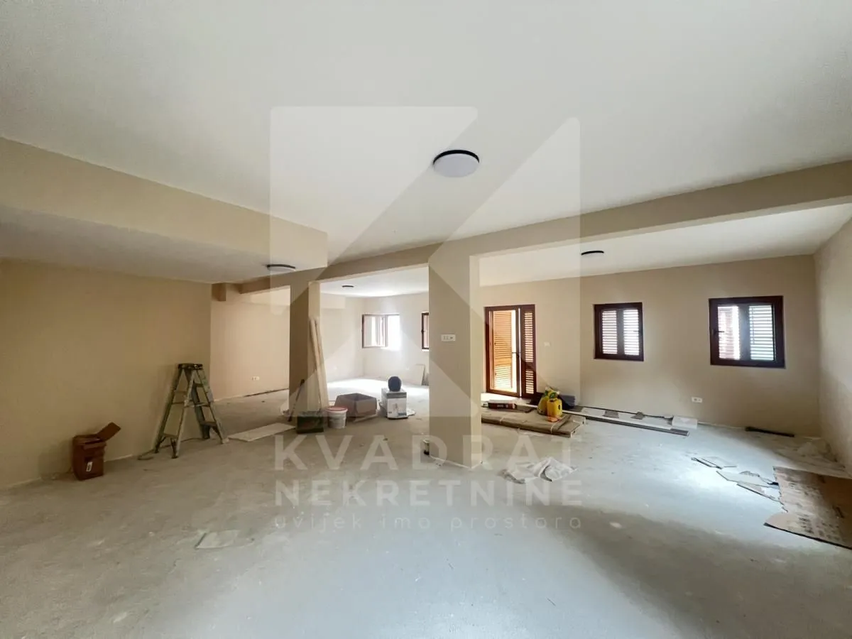 Rent, office space, 90m², Stara Varoš, Podgorica
