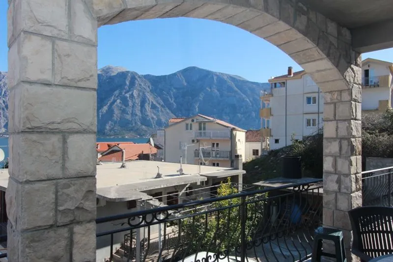 Sale, house, 300m², Stoliv, Kotor