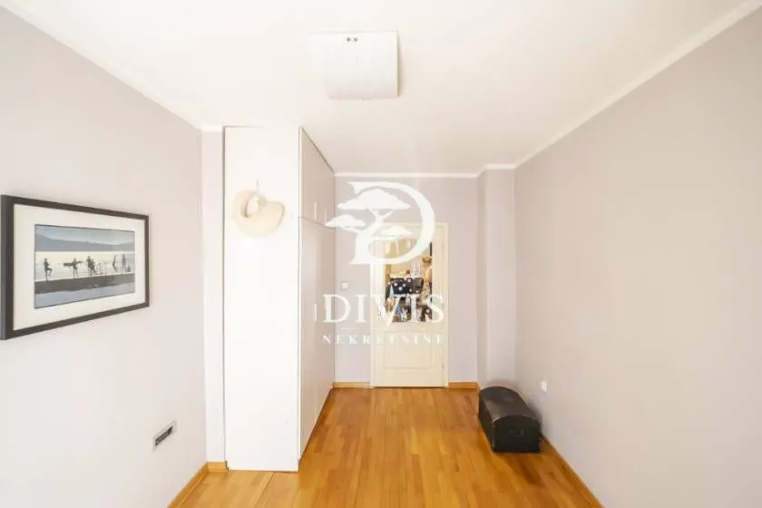 Prodaja, trosoban stan, 68m², Sarajevska, Beograd