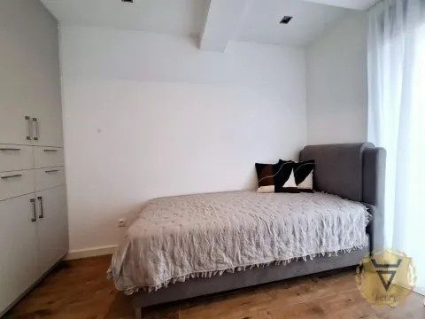 Izdavanje, trosoban stan, 77m², Autokomanda, Voždovac Sve Podlokacije - image 8