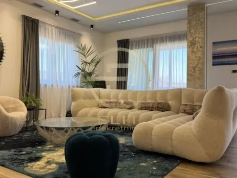 Prodaja, kuća, 165m², Petrovaradin, Novi Sad - image 2