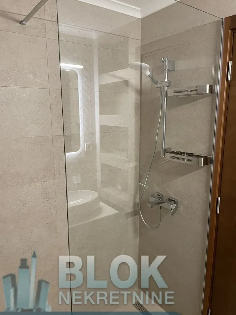 Izdavanje, dvosoban stan, 77m², Preko Morače, Podgorica