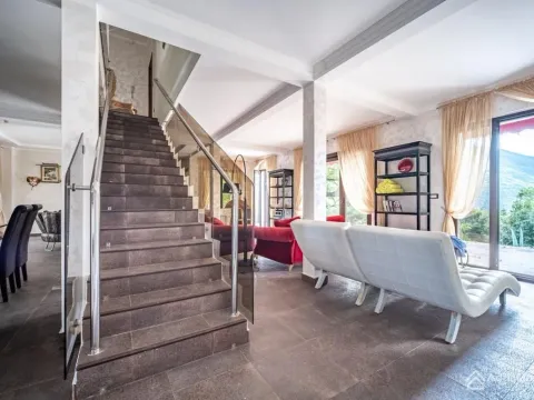Prodaja, kuća, 188m², Herceg Novi, Crna Gora - image 3