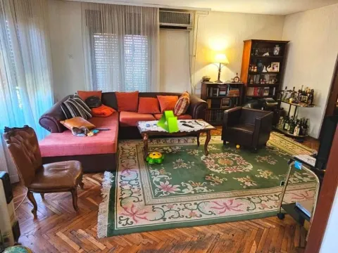 Izdavanje, četvorosoban stan, 180m², Apelovac, Niš - image 1