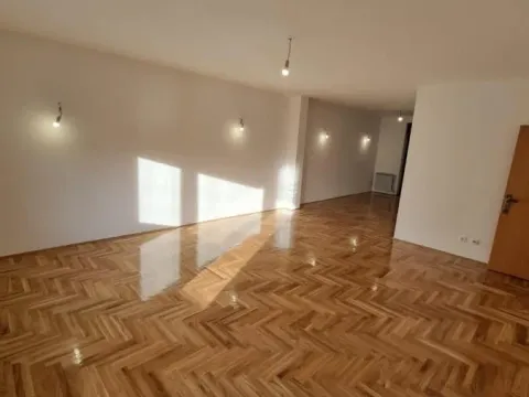 Prodaja, trosoban stan, 129m², Sremska Kamenica, Petrovaradin - image 2