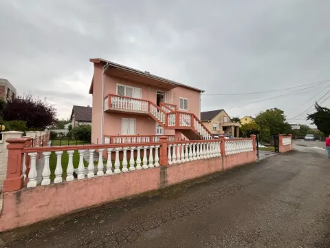 Sale, house, 761m², Tološi, Podgorica - image 18