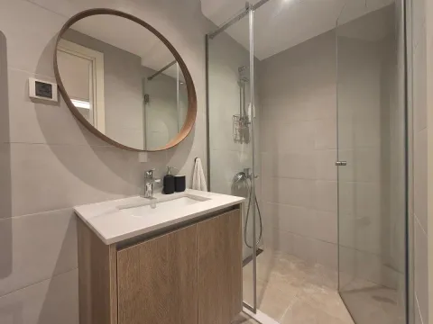 Izdavanje, četvorosoban stan, 88m², Savski Venac, Beograd - image 11