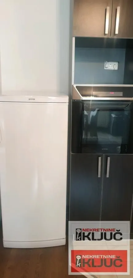 Izdavanje, jednosoban stan, 47m², Socijalno, Novi Sad Sve Podlokacije