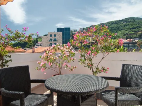 Prodaja, kuća, 222m², Stari Grad, Budva - image 10