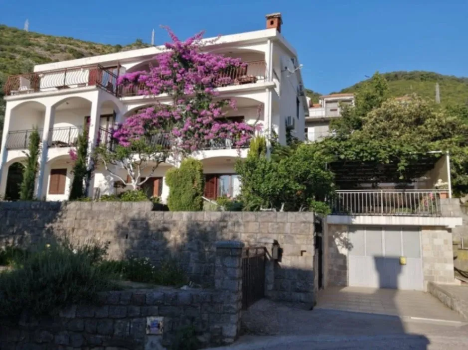 Prodaja, kuća, 300m², Pržno, Budva