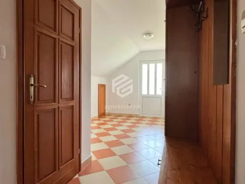 Izdavanje, dvosoban stan, 70m², Stari Aerodrom, Podgorica - image 16
