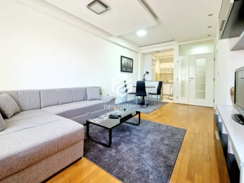 Izdavanje, jednosoban stan, 60m², Stari Aerodrom, Podgorica - image 1