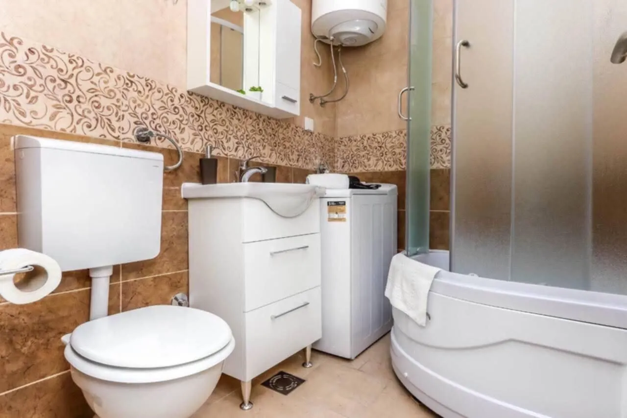 Izdavanje, jednosoban stan, 40m², Centar, Tivat