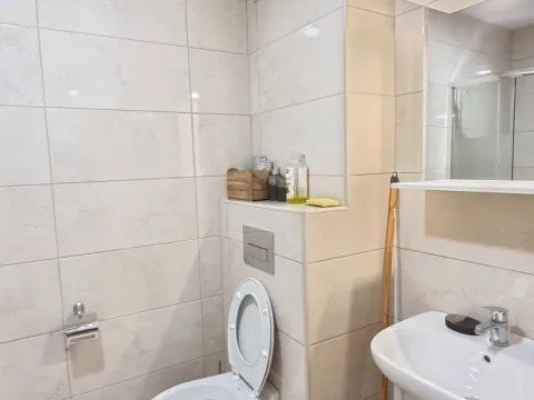 Izdavanje, jednosoban stan, 45m², Budva, Crna Gora - image 16