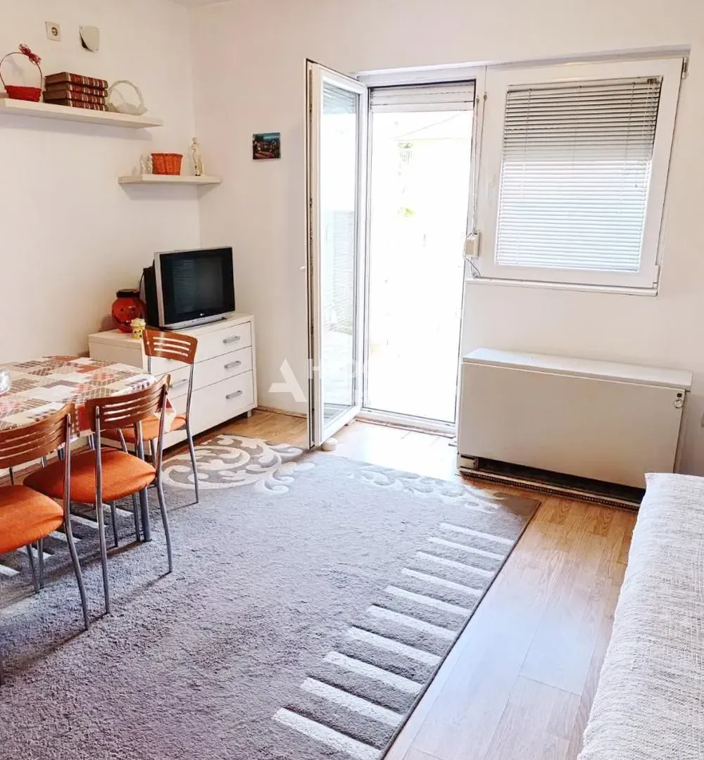 Izdavanje, jednosoban stan, 30m², Kotež, Palilula Sve Podlokacije