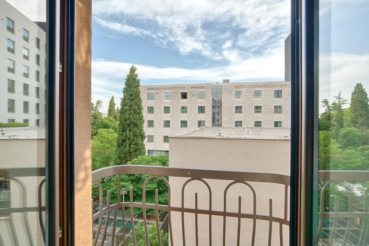 Izdavanje, dvosoban stan, 90m², Centar, Podgorica