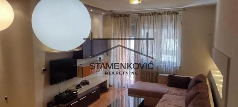 Izdavanje, trosoban stan, 77m², Sajam, Novi Sad Sve Podlokacije