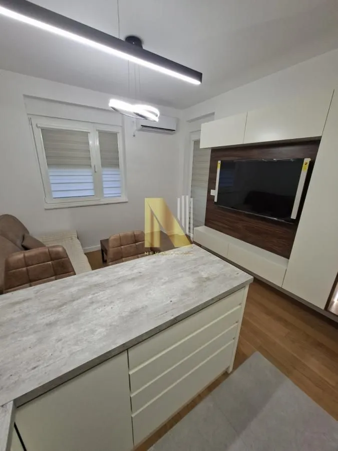 Izdavanje, jednosoban stan, 35m², Sajmište, Novi Sad