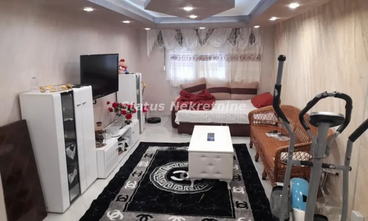 Izdavanje, dvosoban stan, 74m², Šangaj, Novi Sad Sve Podlokacije