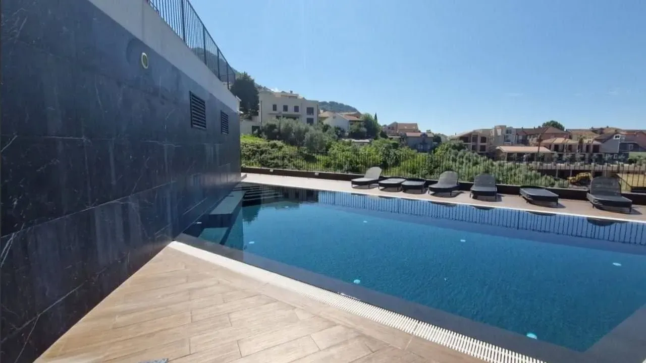 Prodaja, dvosoban stan, 55m², Centar, Tivat