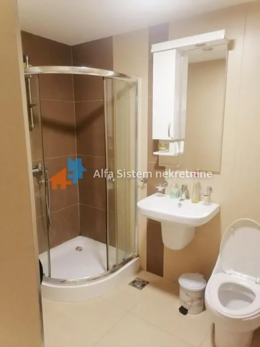 Izdavanje, trosoban stan, 69m², Sarajevska, Beograd