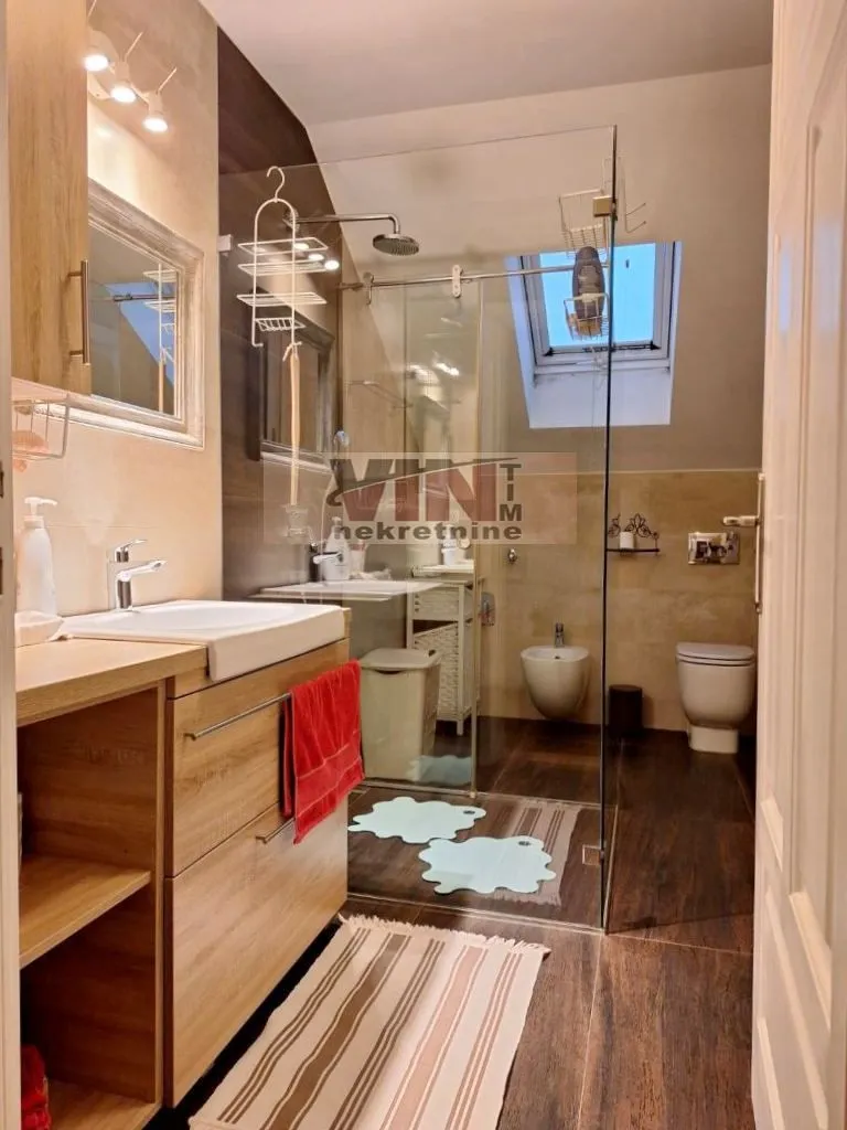 Sale, house, 500m², Jajinci, Voždovac Sve Podlokacije