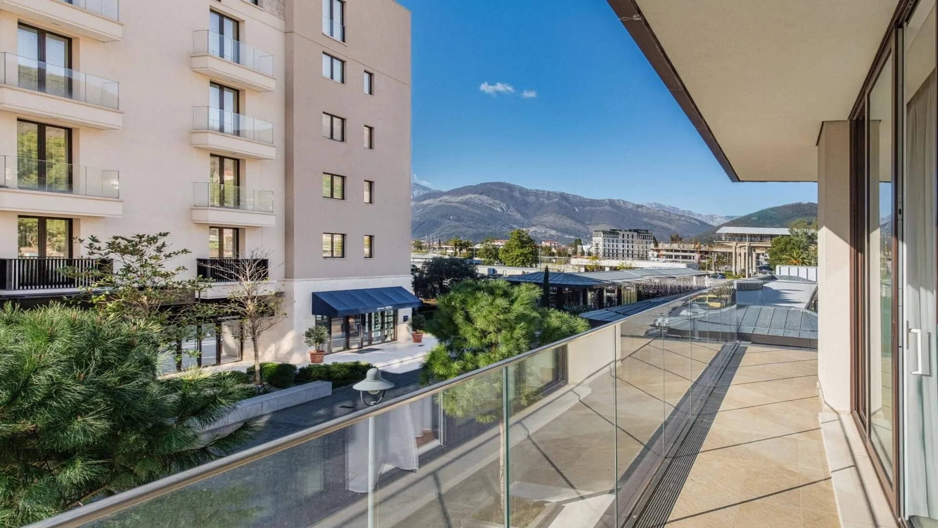 Rent, one bedroom apartment, 74m², Porto Montenegro, Tivat