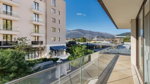 Rent, one bedroom apartment, 74m², Porto Montenegro, Tivat - image 10