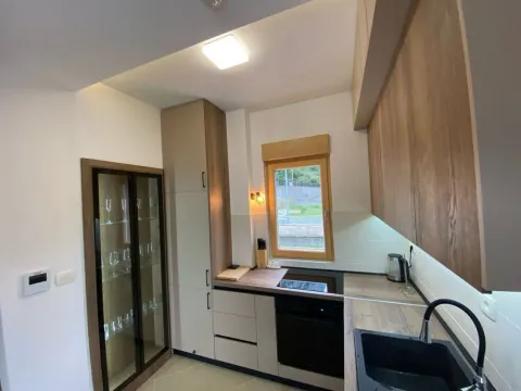 Sale, two bedroom apartment, 62m², Dobrota, Kotor - image 5