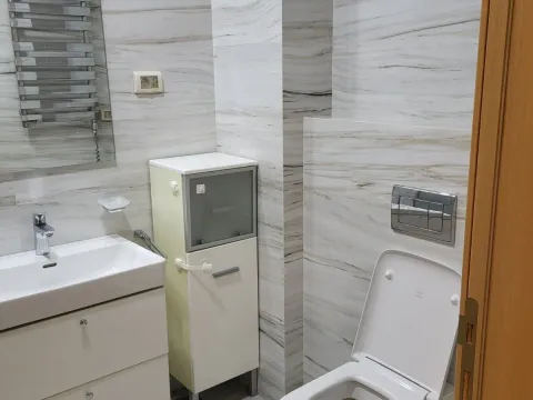 Izdavanje, trosoban stan, 95m², Momišići, Podgorica - image 7