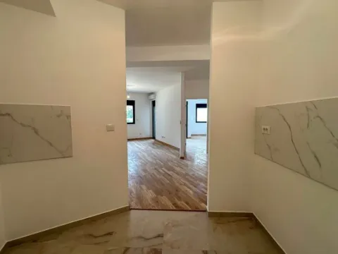 Prodaja, jednosoban stan, 57m², Zagorič, Podgorica - image 8