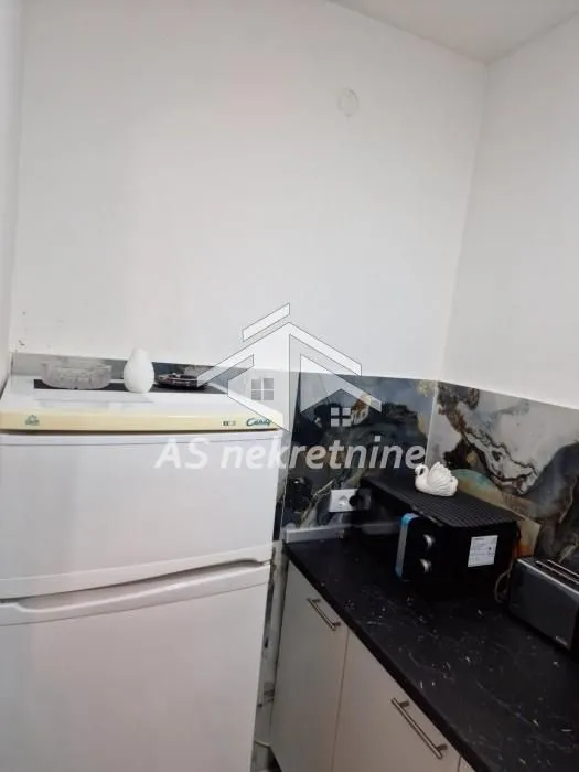 Rent, three bedroom apartment, 73m², Slavija, Vračar Sve Podlokacije