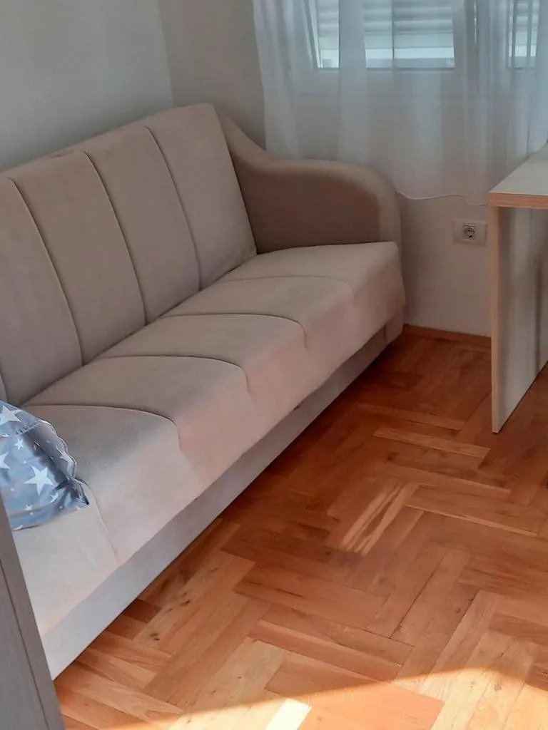 Izdavanje, dvosoban stan, 67m², Podgorica, Crna Gora