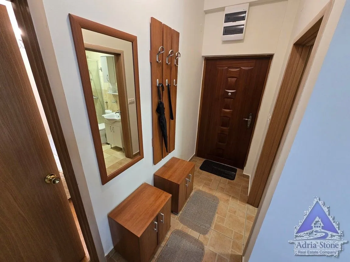 Prodaja, dvosoban stan, 64m², Podmaine, Budva