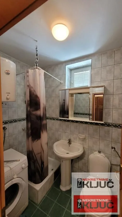 Izdavanje, jednosoban stan, 26m², Bulevar Oslobodjenja, Novi Sad Sve Podlokacije