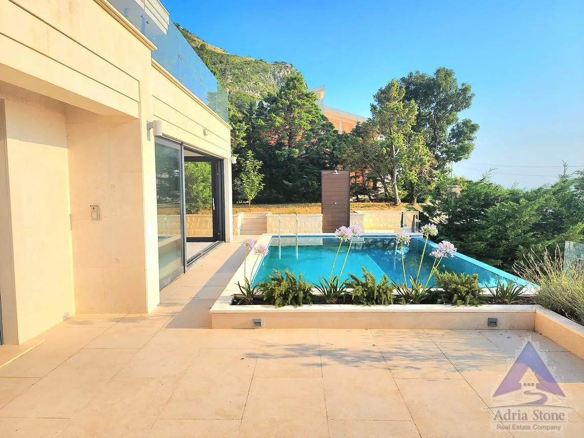 Sale, house, 304m², Blizikuće, Budva