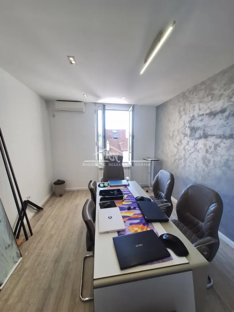 Prodaja, četvorosoban stan, 118m², Đeram Pijaca, Beograd