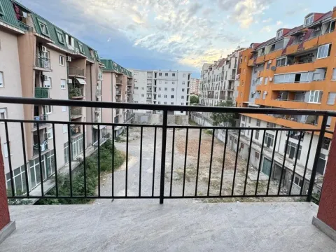 Rent, three bedroom apartment, 92m², Podgorica, Crna Gora - image 16