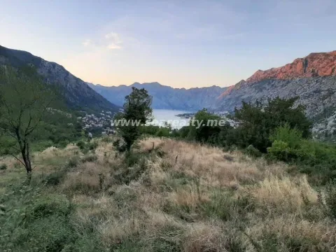 Prodaja, plac, 700m², Škaljari, Kotor