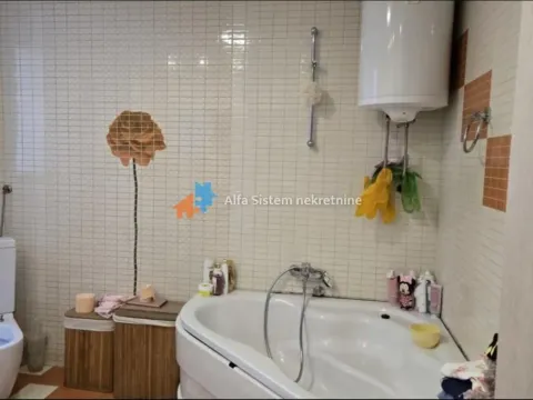 Izdavanje, trosoban stan, 70m², Kalenić Pijaca, Vračar Sve Podlokacije - image 11