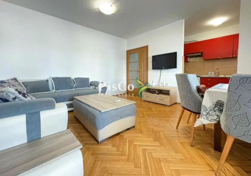 Izdavanje, dvosoban stan, 70m², Blok 9, Podgorica