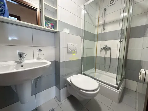 Izdavanje, dvosoban stan, 75m², City Kvart, Podgorica - image 7