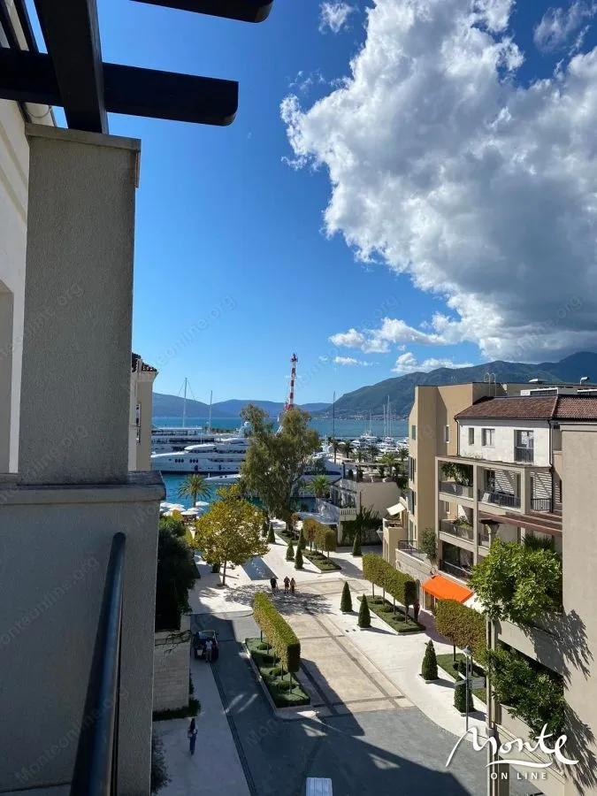 Prodaja, jednosoban stan, 76m², Tivat, Crna Gora