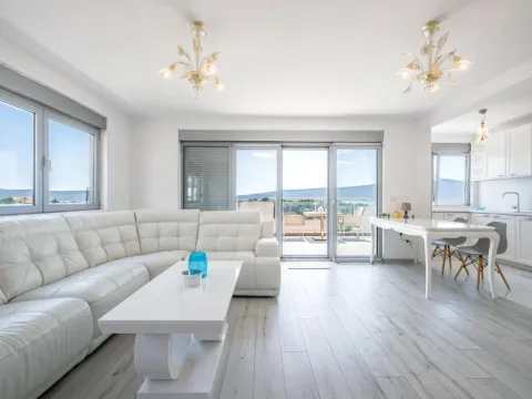 Prodaja, trosoban stan, 116m², Tivat, Crna Gora