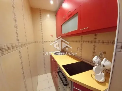 Izdavanje, trosoban stan, 72m², Stari Grad, Beograd - image 10