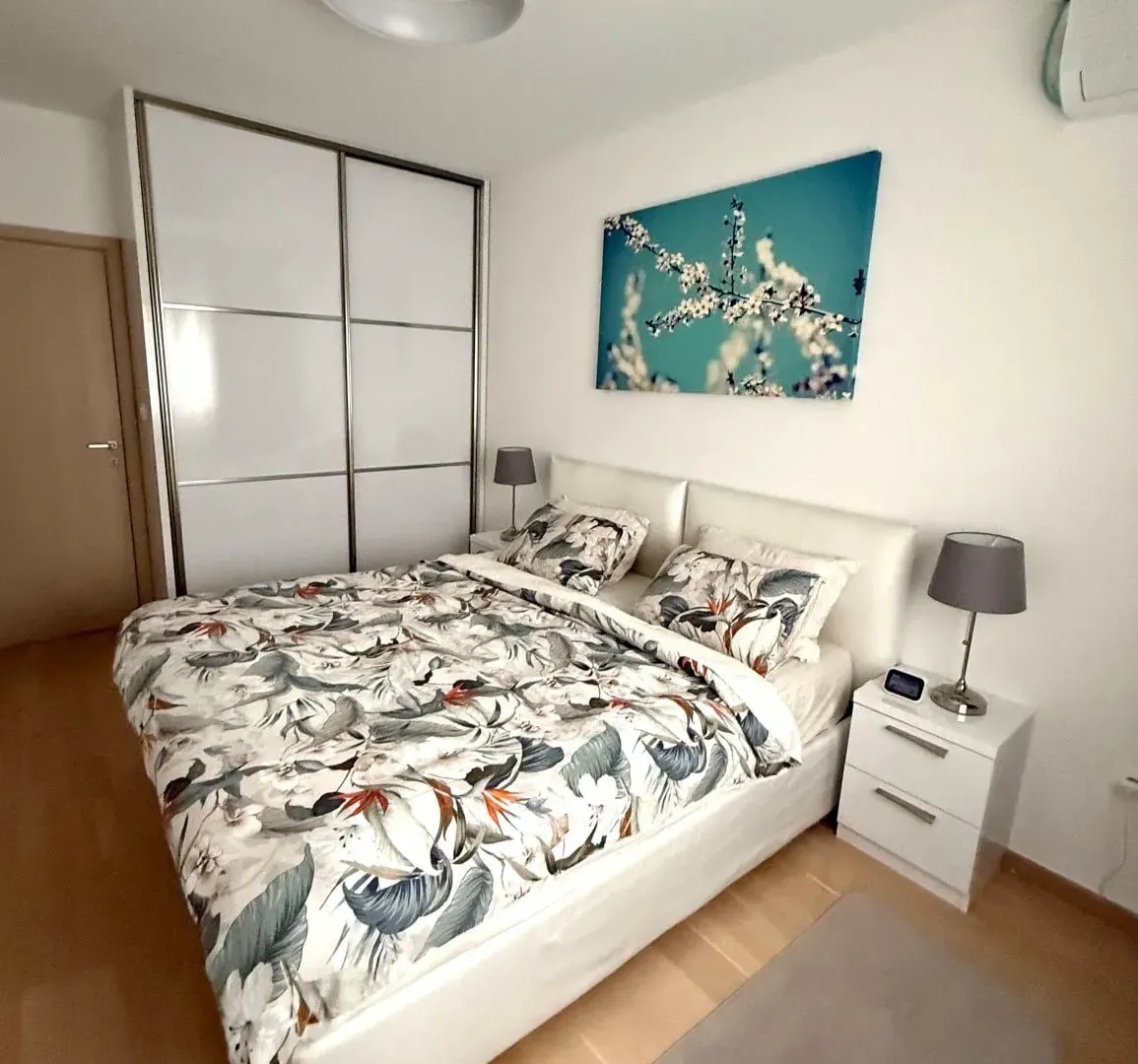 Prodaja, četvorosoban stan, 72m², Podgorica, Crna Gora