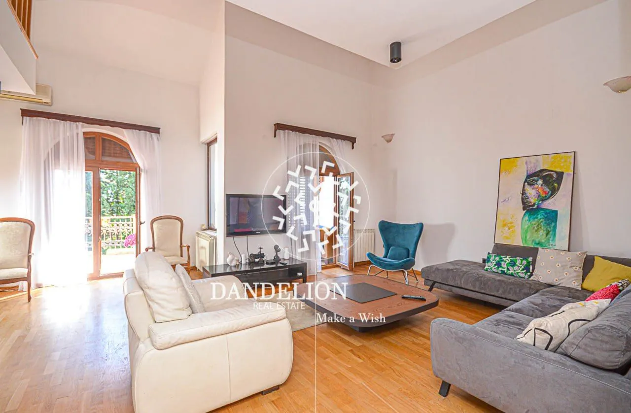 Izdavanje, stan, 300m², Gorica C, Podgorica