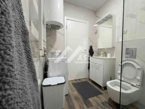 Izdavanje, četvorosoban stan, 105m², Sajam, Novi Sad Sve Podlokacije - image 8