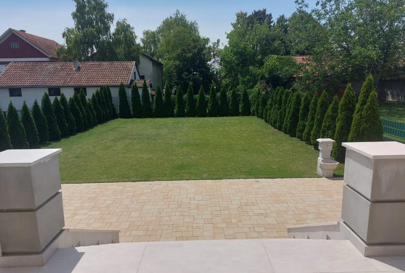 Prodaja, kuća, 380m², Centar, Inđija