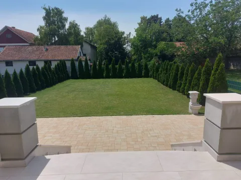 Sale, house, 380m², Centar, Inđija - image 9